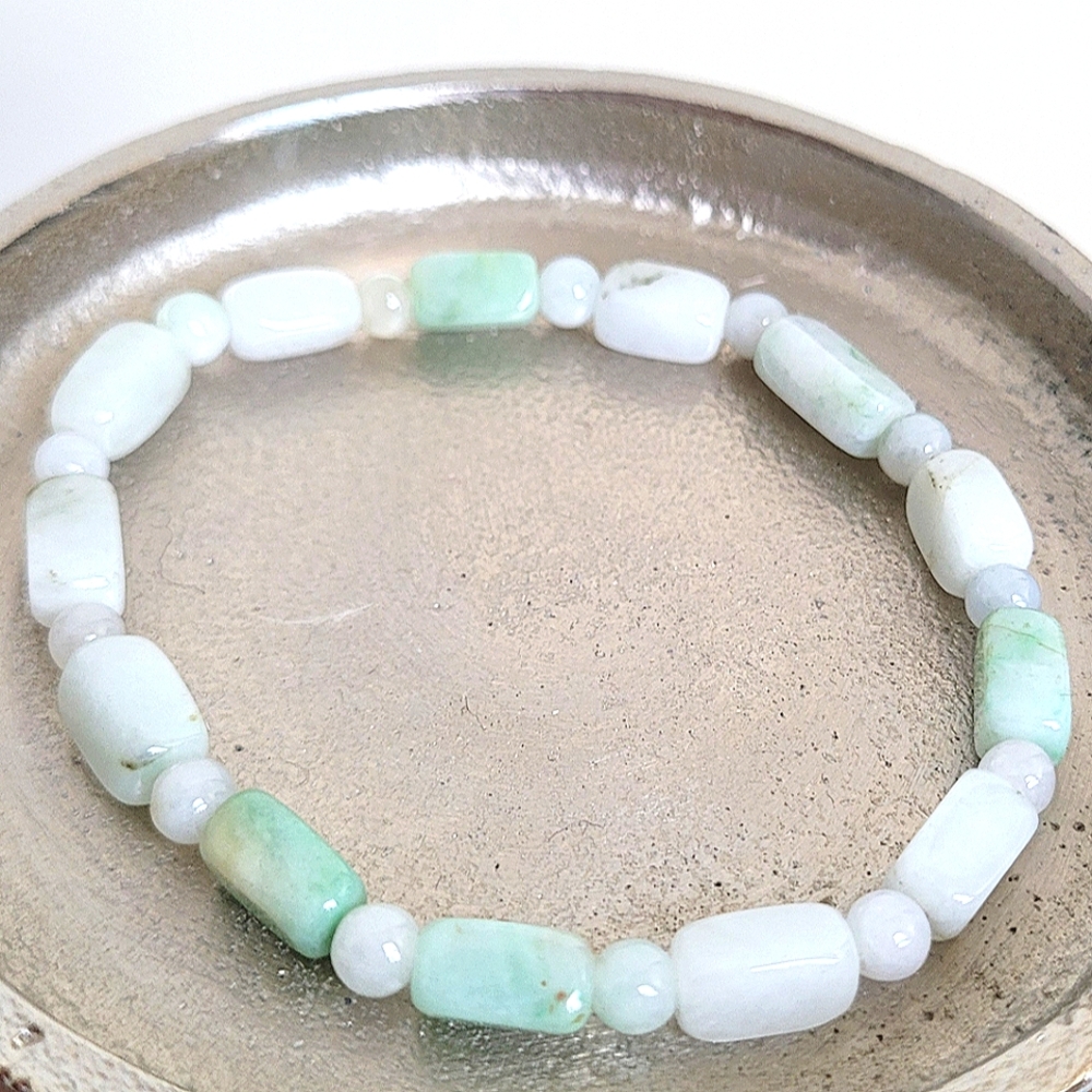 100% All Natural Jadeite Stretchy Beads Bracelet NWT